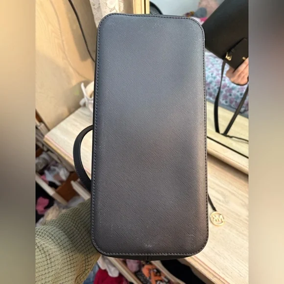 Michael Kors Elegant Black Tote - Picture 5 of 5